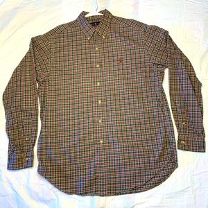 Ralph Lauren men’s classic fit button-down long sleeve casual dress shirt.